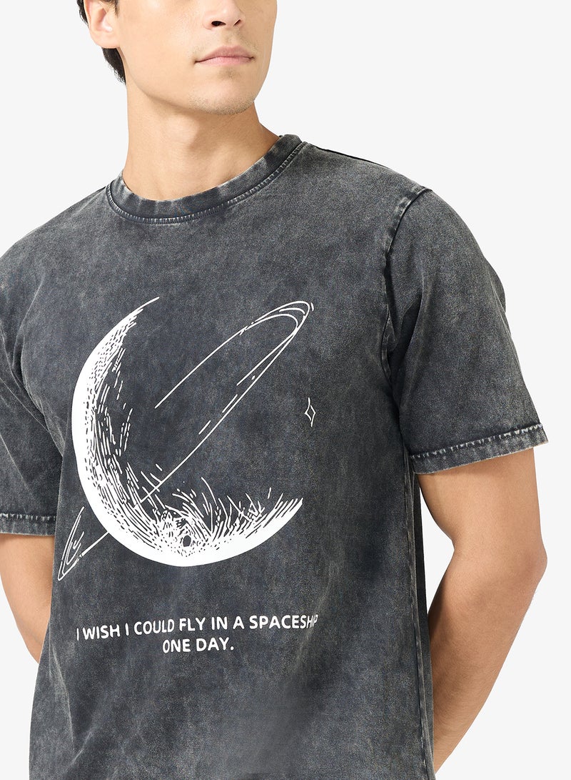 سفنتي فايف تيشيرت مطبوع بقصة عادية - Image 3