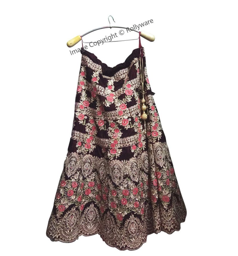 ROLLYWARE Lehenga Hanger India's First Unique Design Wooden Stainless Steel Hanger with Support - Wardrobe, Sarees, Coat, Scarfs & Other Clothes (1 Hanger only) - Image 4