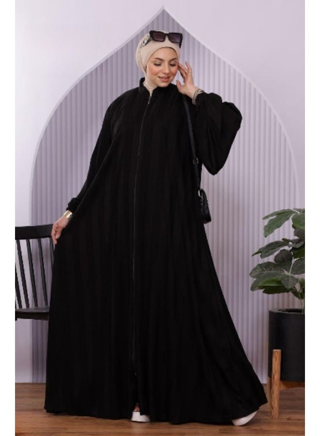 Luxurious black Gulf-style women's abaya — A wide and elegant design inspired by Kuwaiti abayas, made from soft Saudi crepe fabric. Suitable for occasions and outings, offering a luxurious and distinctive look. Code 4054 - Image 4