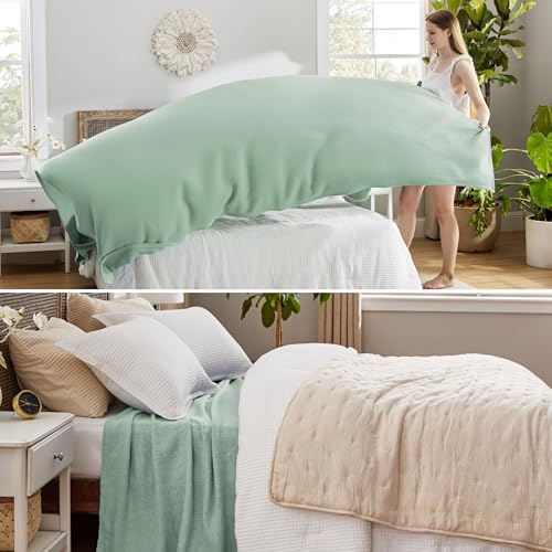 Bedsure بطانية Bedsure GentleSoft 100% قطن بحجم كوين للسرير - قابلة للتنفس وخفيفة الوزن، ناعمة ومريحة بنسيج هيرينغبون المنسوج لصيف، أخضر مريمي، 90x90 بوصة - Image 4