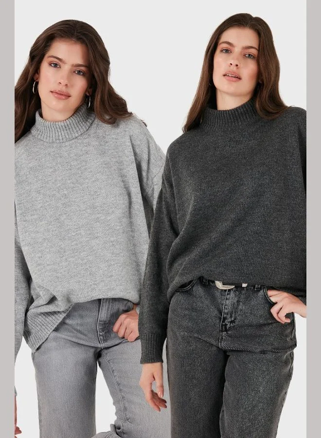 ليلا ليلا سويتر نسائي قطعتين بياقة مدورة بقصة واسعة وملمس ناعم