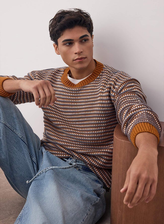 trendyol سويت شيرت جكار بقلنسوة على شكل جمل - Image 2