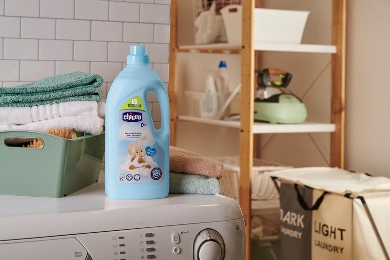 Chicco Sweet Talcum Softener, 1.5 Liters - Image 3