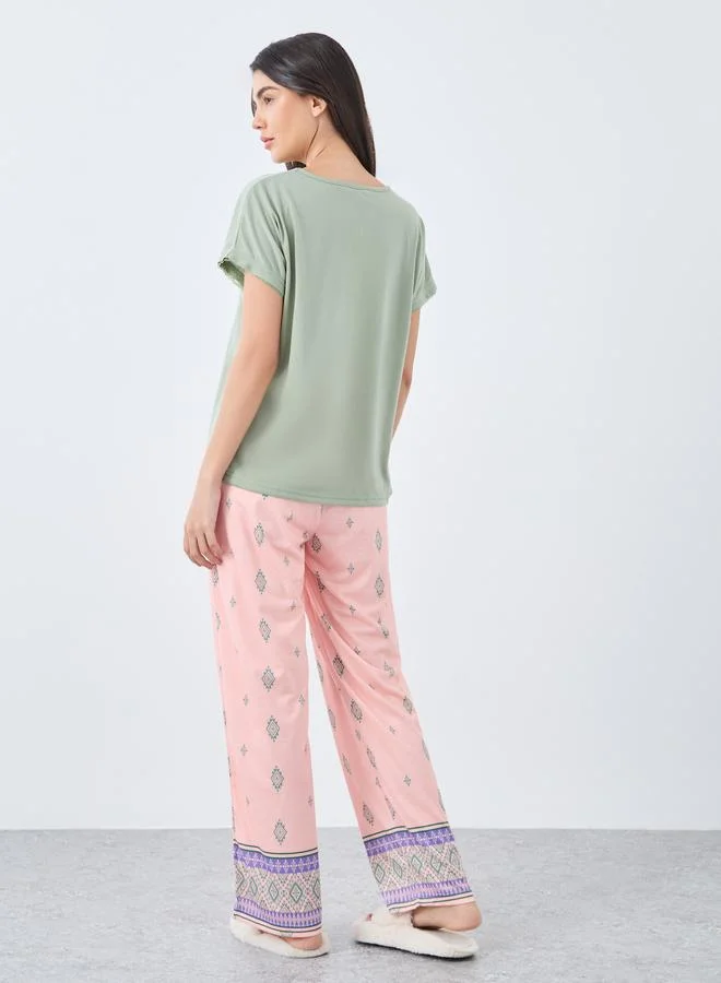Styli Styli Lace Trim Sleeve T-Shirt and Bored Print Geo Pyjama Set