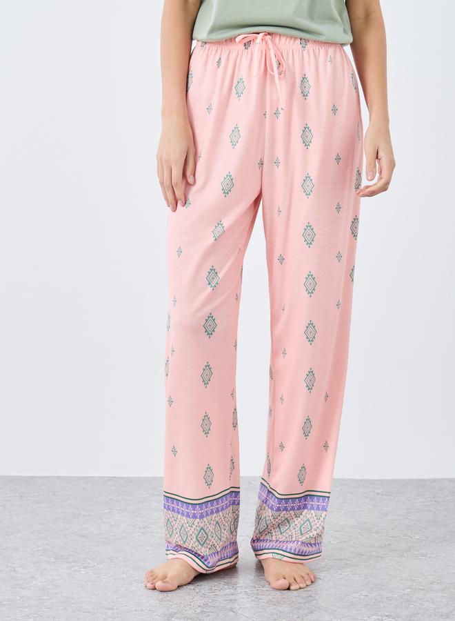 ستايلي طقم بيجامة بطبعة هندسية وأكمام مزينة بالدانتيل - Image 5