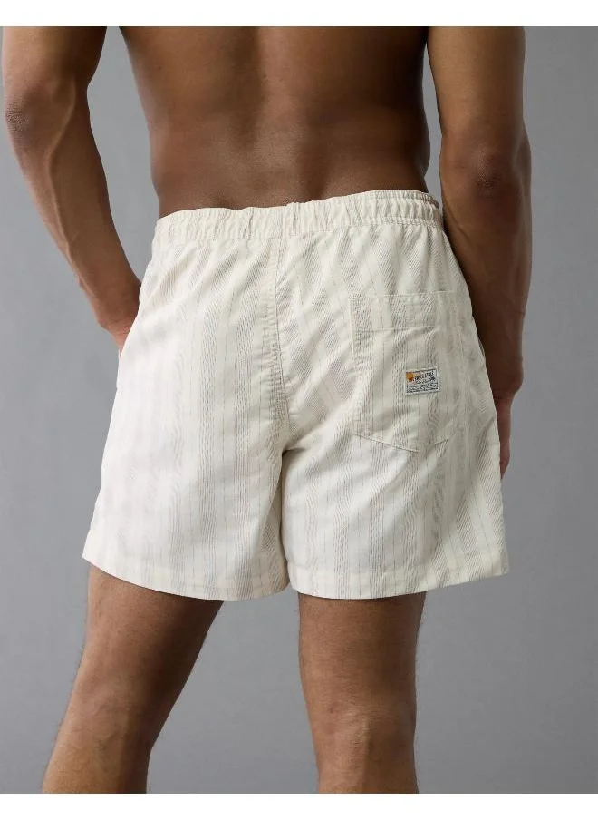 امريكان ايجل Swim trunks that look as good on the street as they do on the beach, featuring a lined interior and a 5" inseam.
