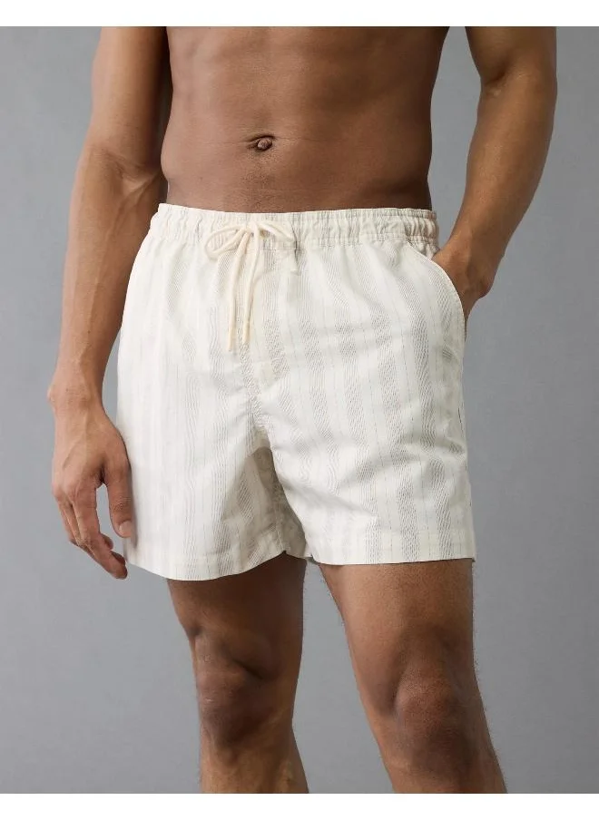 امريكان ايجل Swim trunks that look as good on the street as they do on the beach, featuring a lined interior and a 5" inseam.