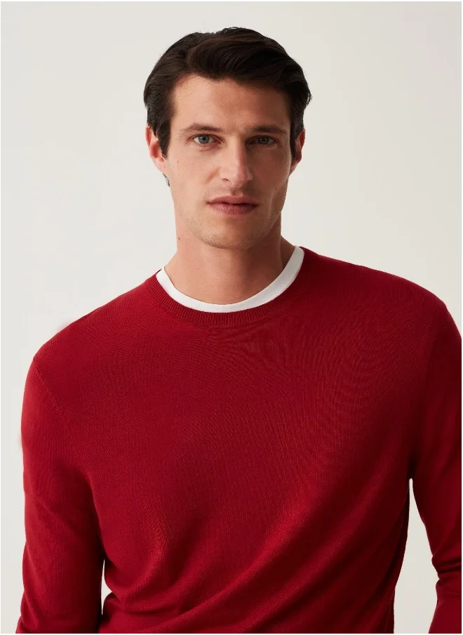 او في اس Round neck pullover