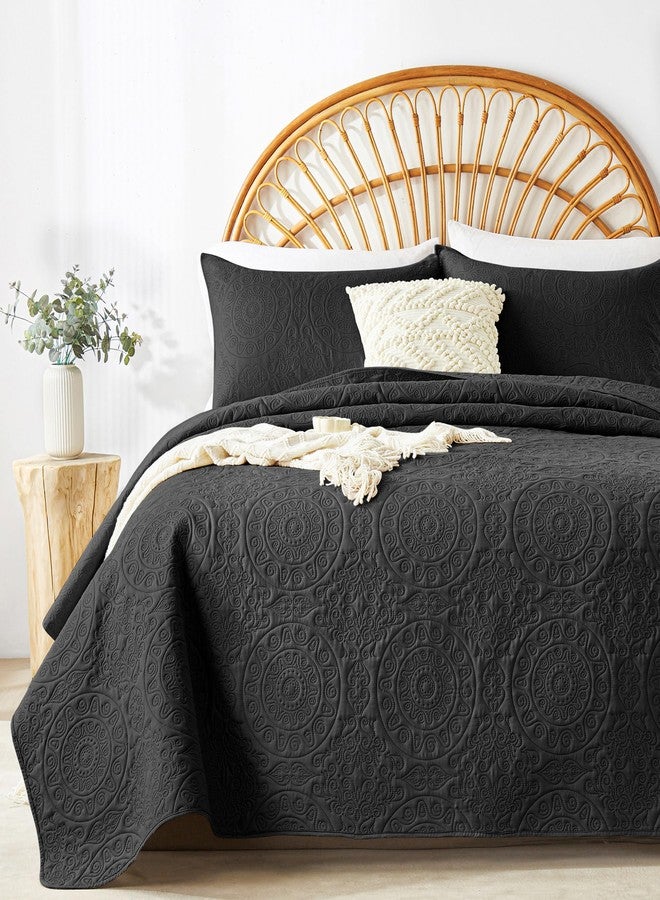 WURUIBO Black Quilt Set King/Cal King Size, Embossing Microfiber Bedspreads with Pillow Sham, Ligthweight Breathable Thin Coverlet, Reversible Bedding Set for All Season (1 Quilt, 2 Pillow Shams) - Image 1