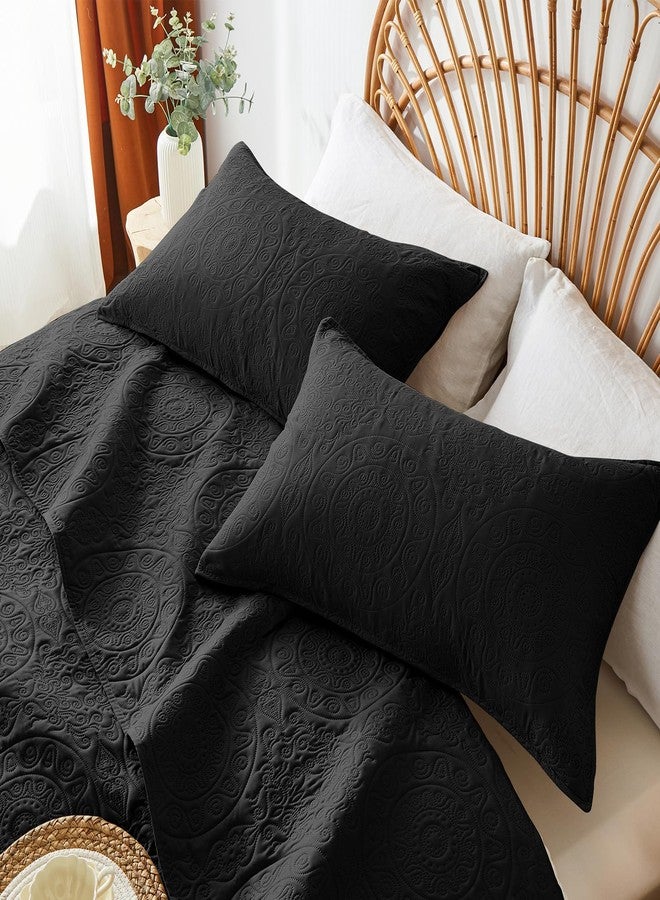 WURUIBO Black Quilt Set King/Cal King Size, Embossing Microfiber Bedspreads with Pillow Sham, Ligthweight Breathable Thin Coverlet, Reversible Bedding Set for All Season (1 Quilt, 2 Pillow Shams) - Image 4