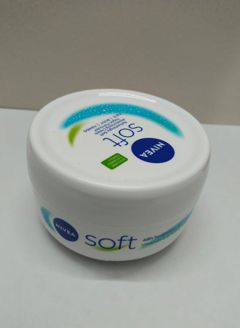 نيفيا قطعتين كريم نيفيا المرطب، ناعم ومنعش، عبوة 200 مل