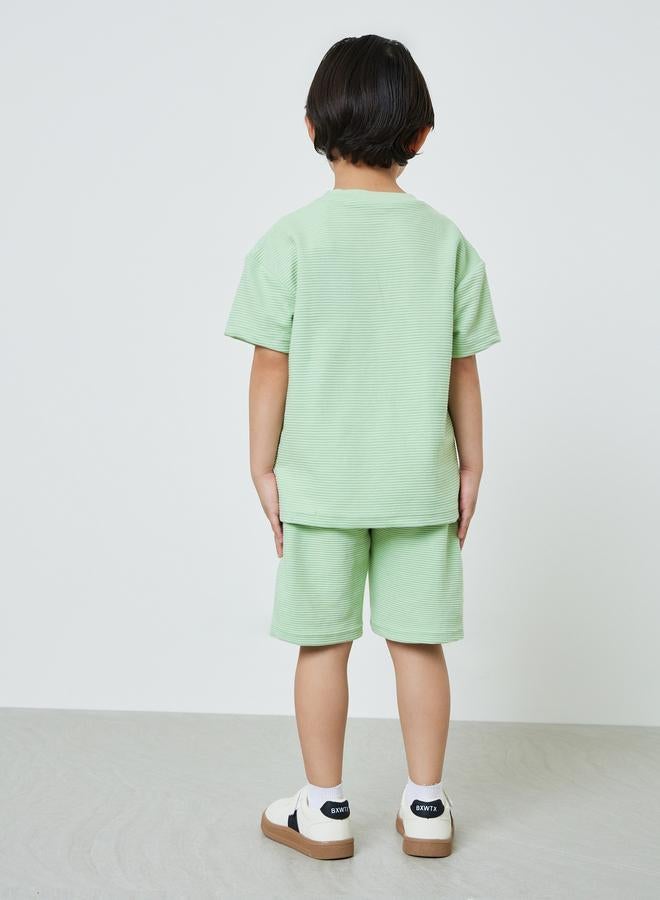 Styli Boys Textured Oversized T-Shirt and Shorts Set - Image 4