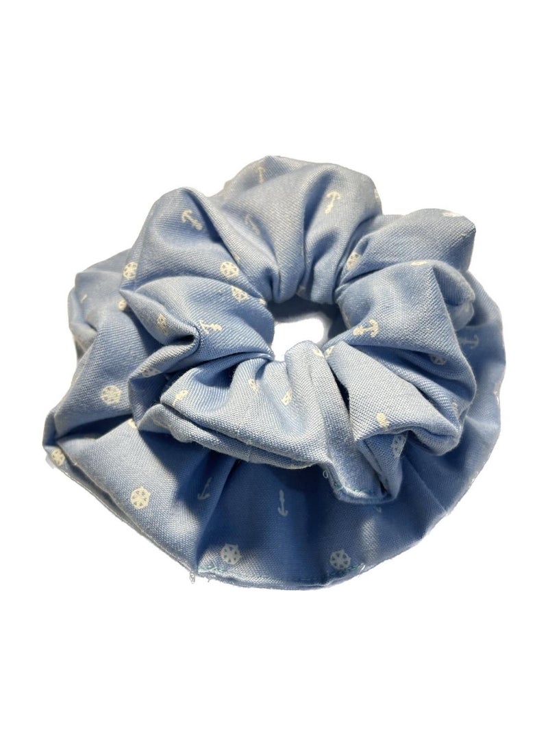 Al Nafis styles denim scrunchies. - Image 3