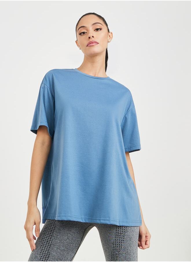 Styli Perspective Back Print Mesh Detail Loose Yoga Fit Top  - Image 3