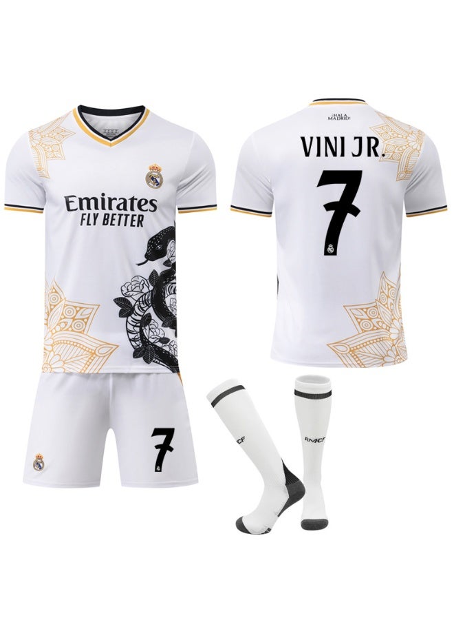 ريال مدريد 2025-2026 الموسم #7 فيني جونيور لكرة القدم جيرسي السراويل الجوارب طبعة تذكارية مجموعة حجم الأطفال وحجم الكبار ، هدية للجماهير والأصدقاء - Image 1