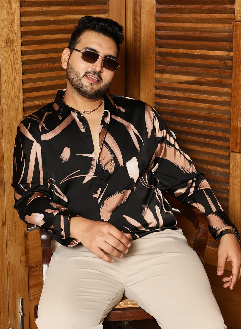 انستافاب بلس قميص رجالي   بطبعات متباينة باللونين الأسود والبيج
