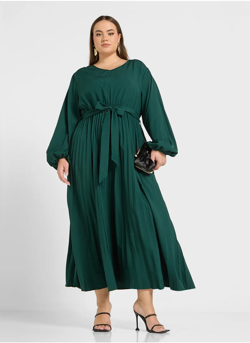 ايلا بلس Puff Sleeve Pleated Dress