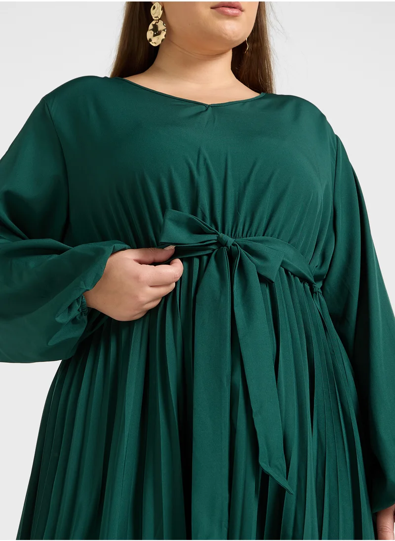 ايلا بلس Puff Sleeve Pleated Dress