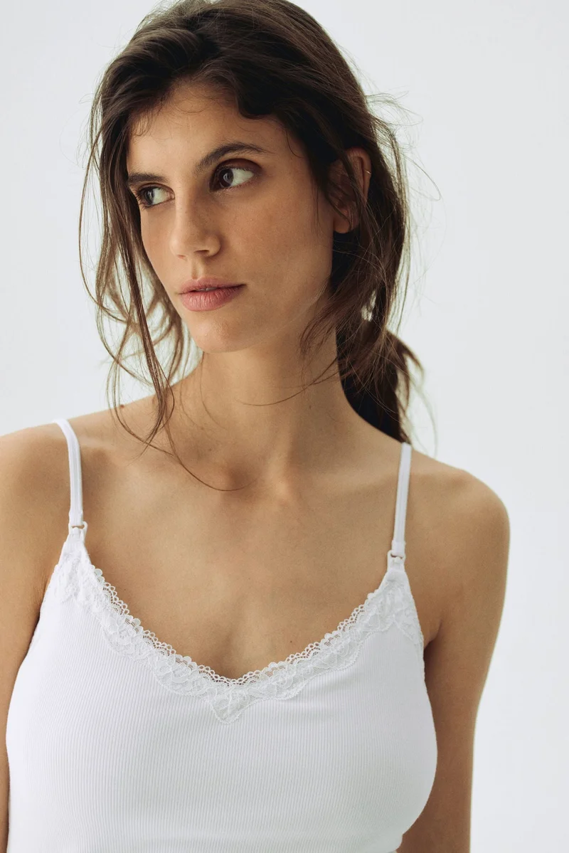 اتش اند ام بلوزة رضاعة بحمالات رفيعة من تشكيلة ماما