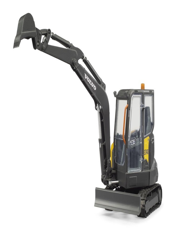 Bruder 02465 Volvo Compact Excavator ECR40 - Image 4