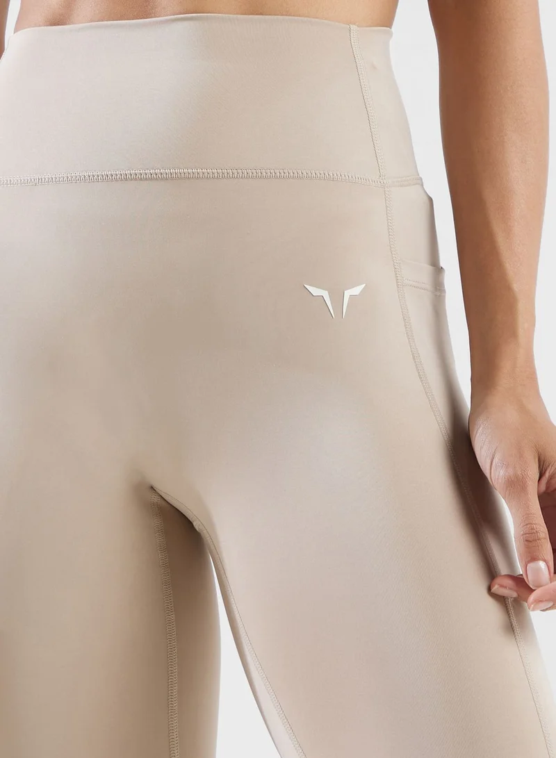 SQUATWOLF 3/4 Essential Leggings
