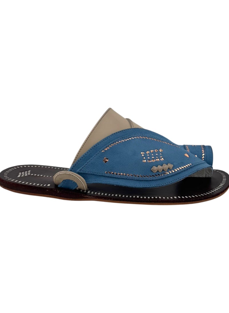 AL Fanoos Handcrafted heritage leather slippers  - Image 5