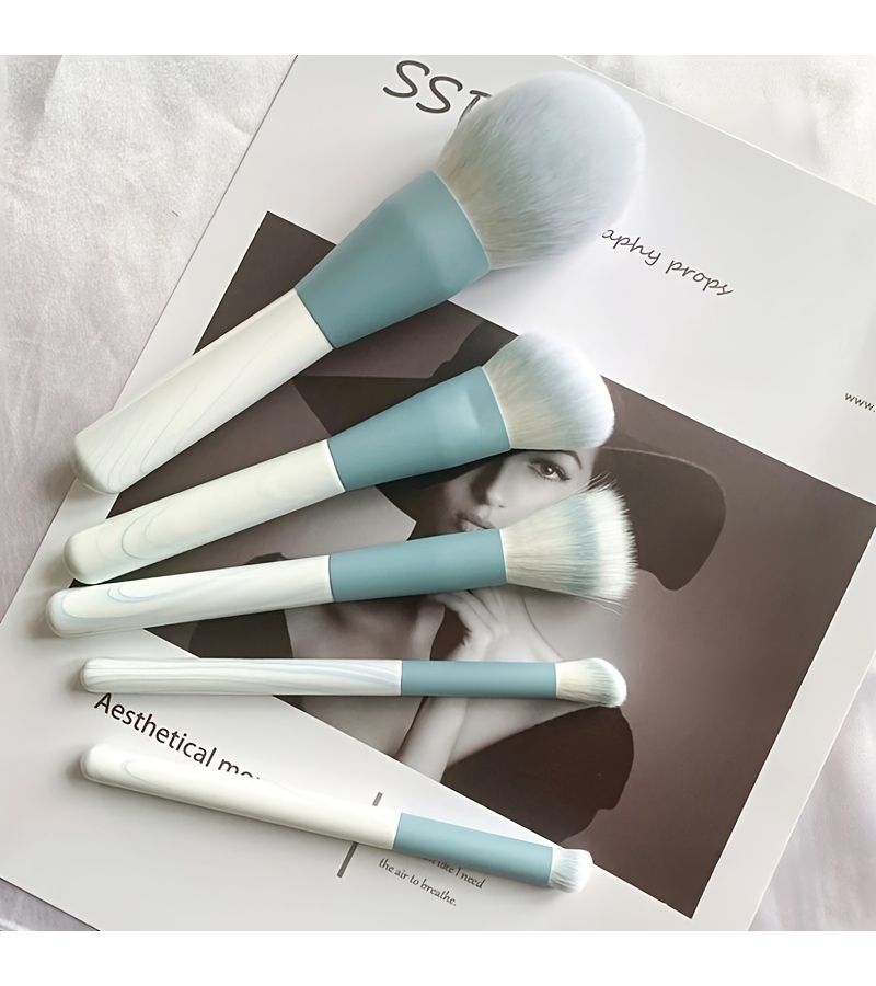 12Pieces Clear Sky Makeup Brush Set Super Soft Powder Brush Dotting Brush Non Stinging Face - Image 3