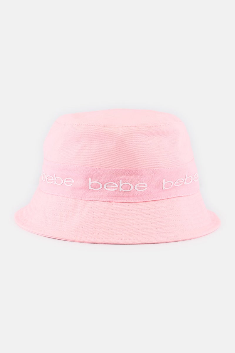 bebe قبعة دلو بشعار العلامة التجارية للنساء، وردية - Image 1