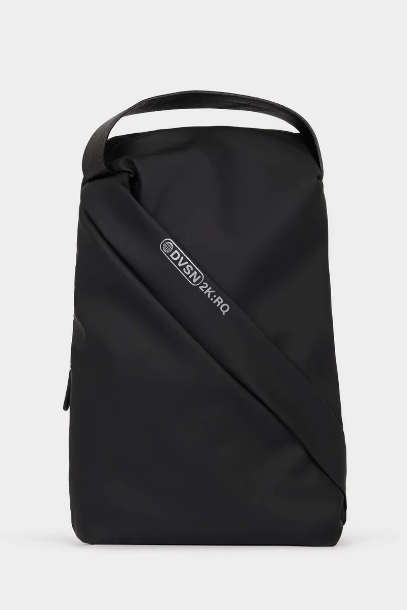ديفاكتو Man Faux Leather Crossbody Bag