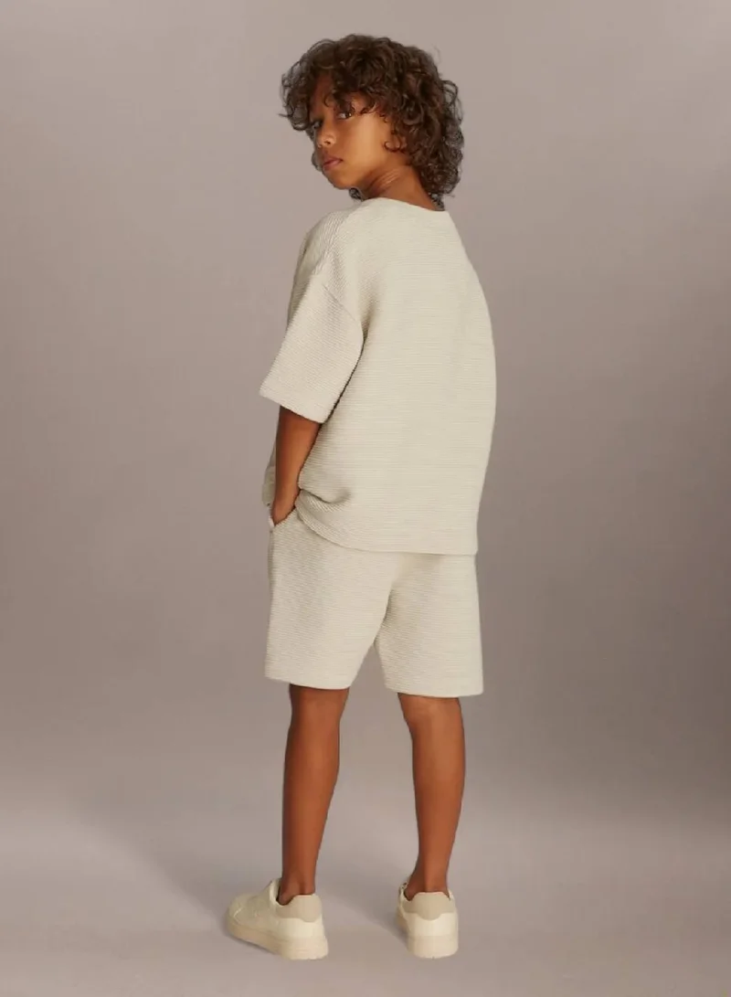 كالفن كلاين جينز طقم تيشرت وشورت