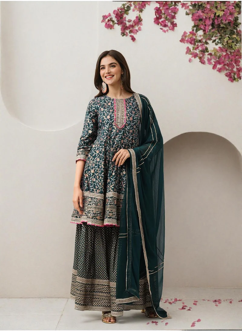 آي شين Women's Green Rayon Embellished Tunic Full Length Palazzo Straight Fit Kurta Set