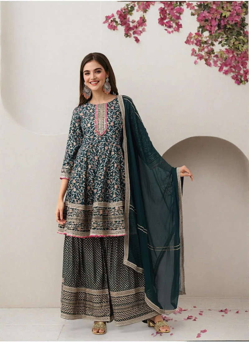 آي شين Women's Green Rayon Embellished Tunic Full Length Palazzo Straight Fit Kurta Set