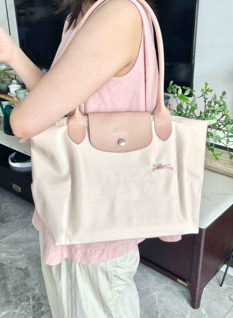 لونج شامب LE PLIAGE GREEN M TOTE BAG حقيبة الكتف للنساء من القماش المعاد تدويره - Image 3