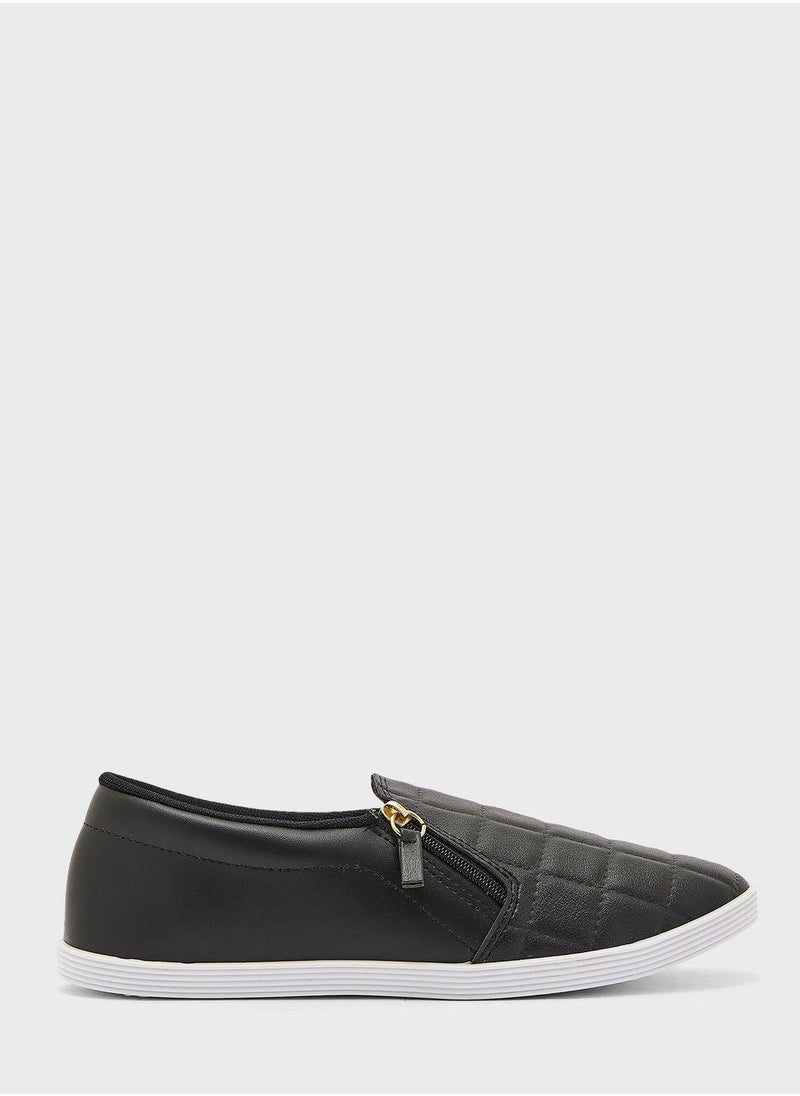 Beira Rio Miranda Low Top Sneakers  - Image 1