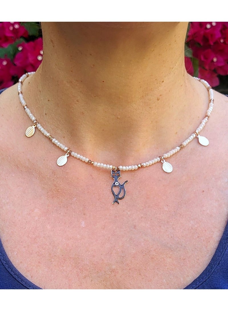 Alwan Crystal Necklace with a Cat Pendant - Image 3