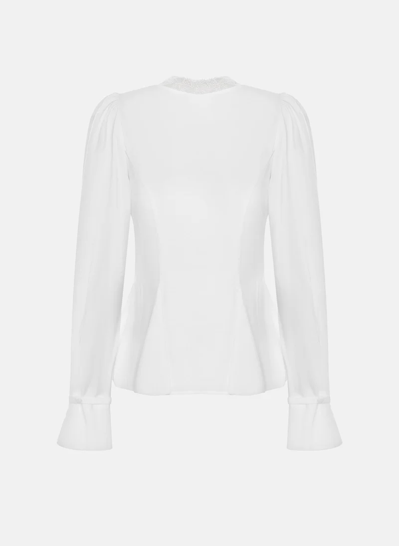 Lichi  Fitted blouse with voluminous sleeves and lace for Women | Best Price UAE