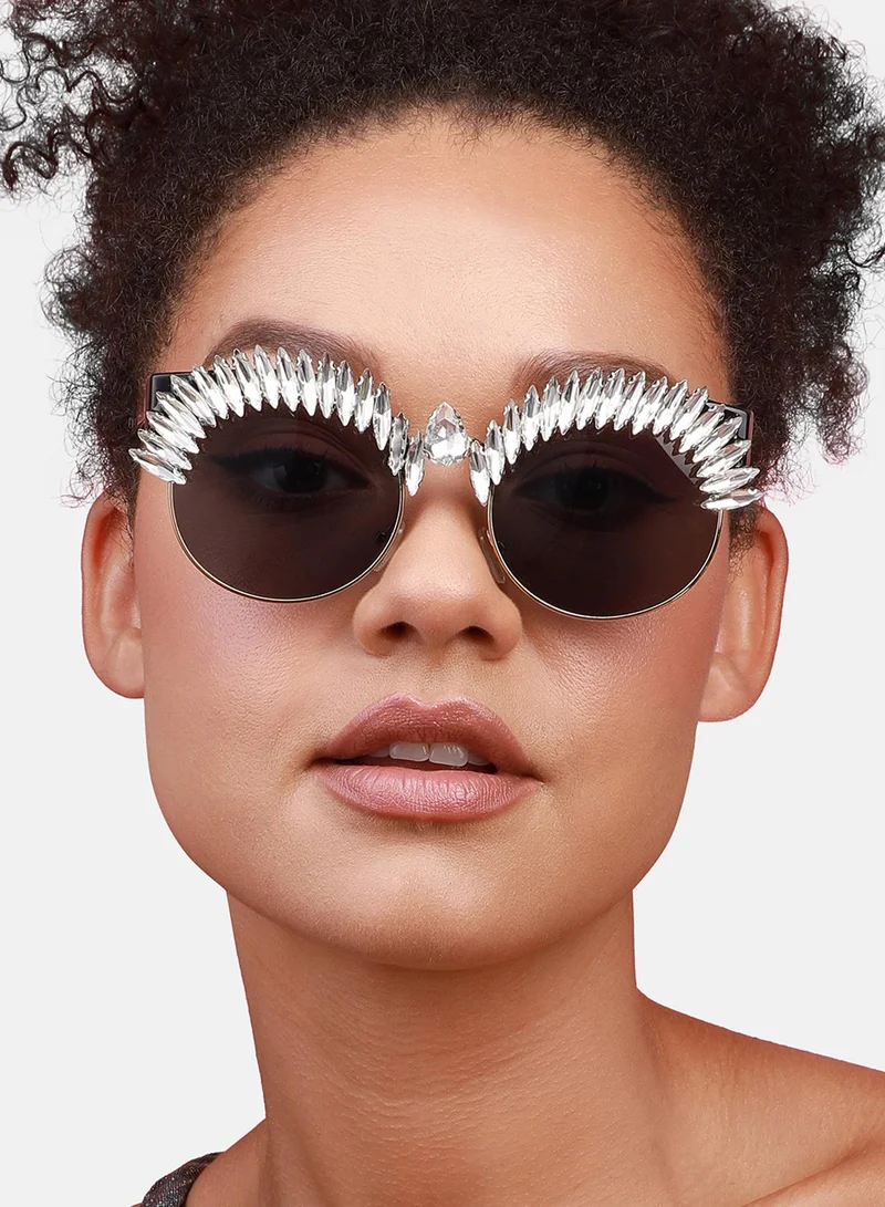 SOHI Radiant Style: Embellished Artificial Sunglass Jewellery