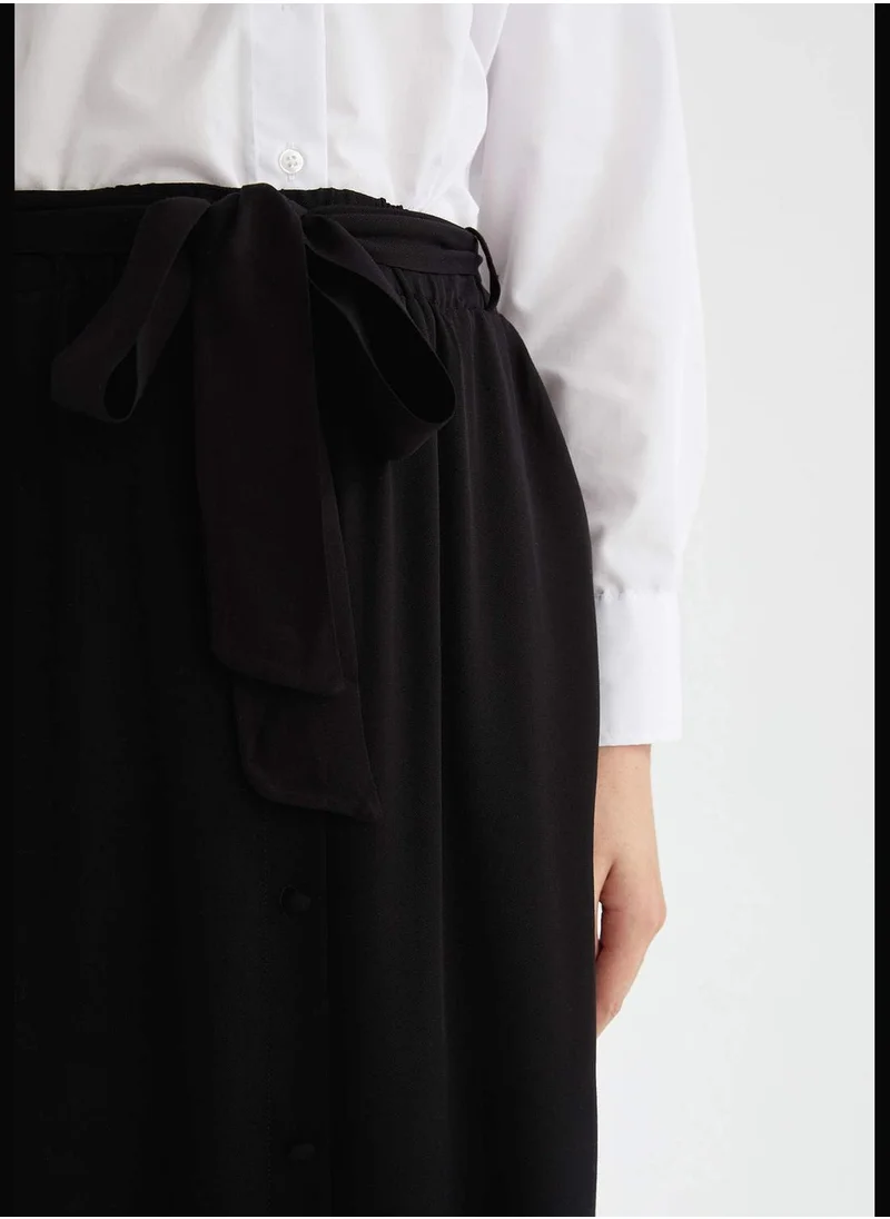 ديفاكتو Woman Regular Fit Woven Skirt