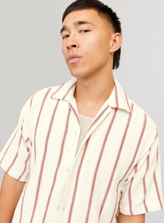جاك اند جونز قميص مخطط بقصة عادية وياقة ريزورت