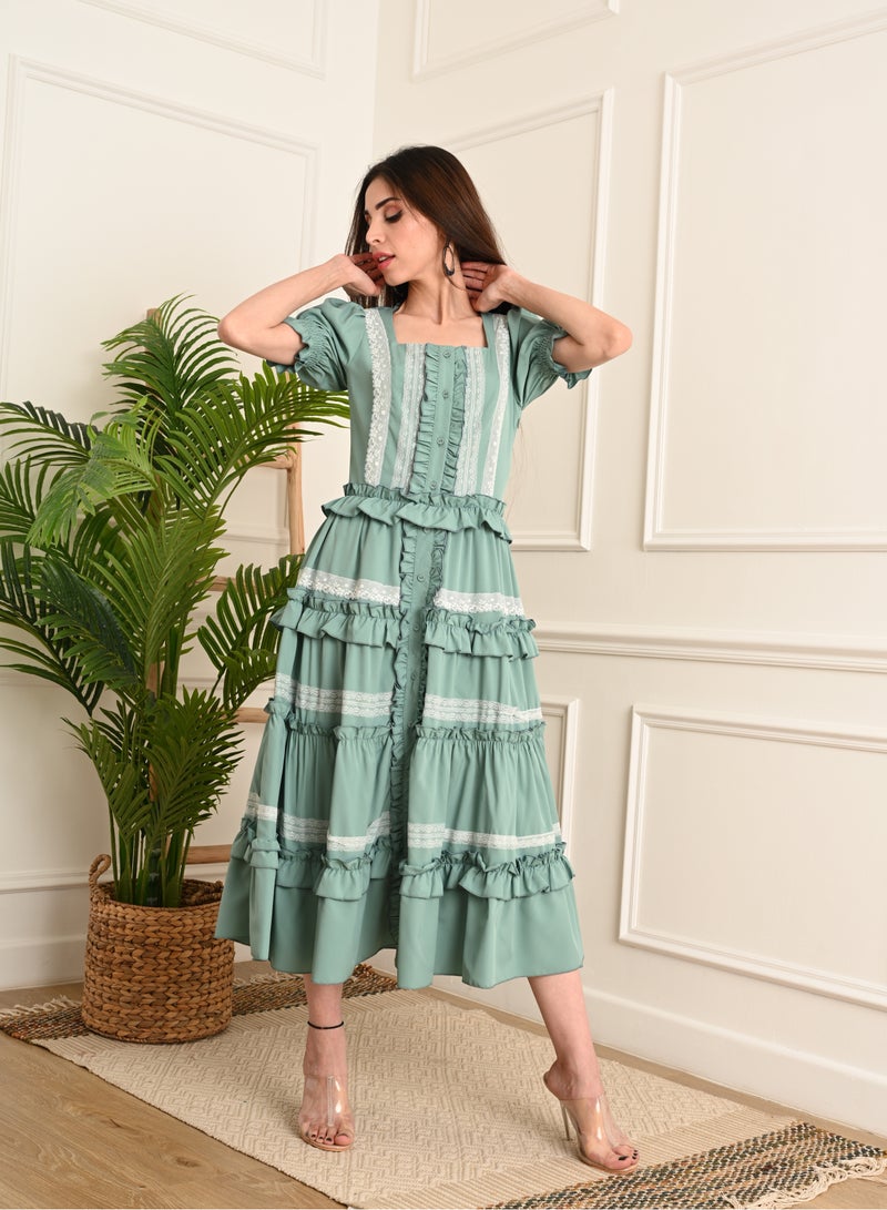 FULL JOY Layered midi dress with short sleeves and lace detailing  - Image 3