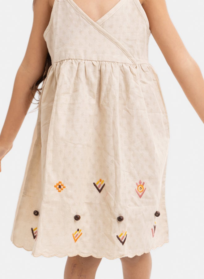 لوفلي لاند فستان بيج للبنات بدانتيل على الكتف - Image 2