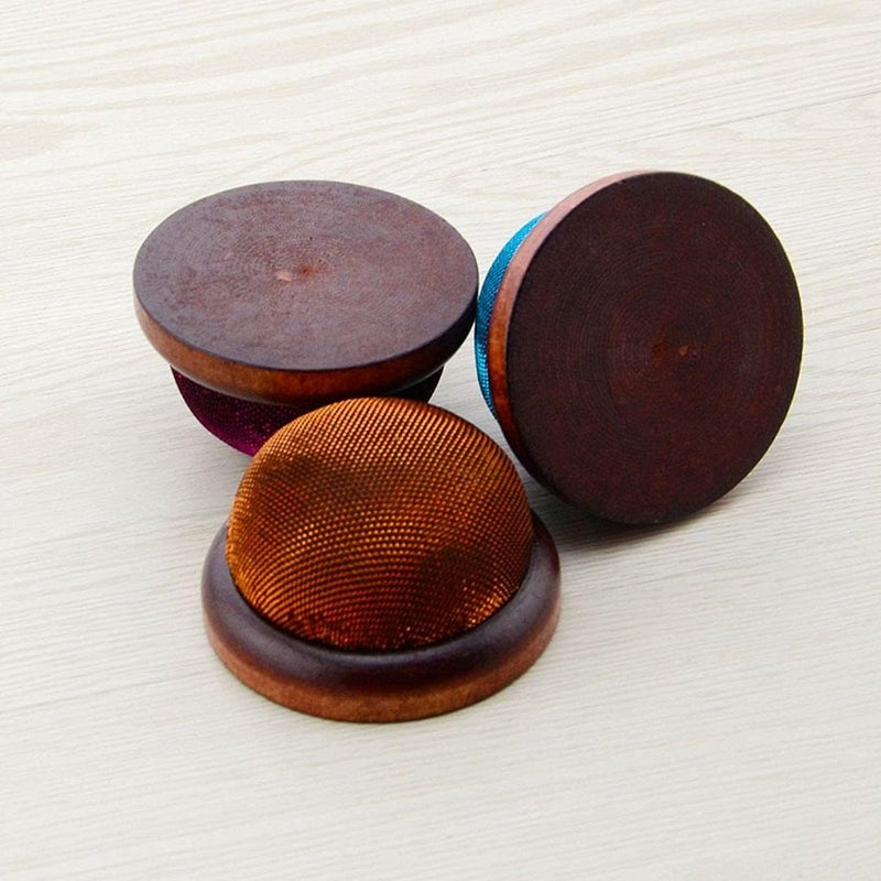 ChezMax Sequins Pincushion Holder Wooden Base Pin Cushion Sewing Needle Holder Handmade Clip Stand Sewing Accessories for Sewing Master DIY Home Use Red - Image 3