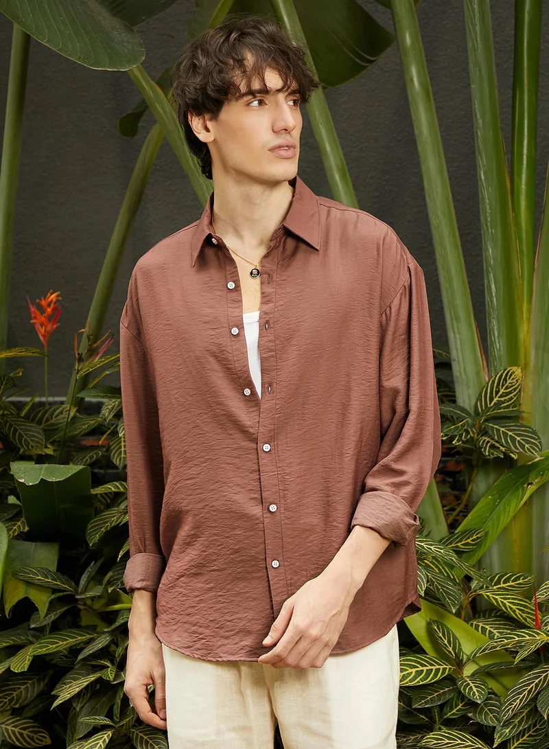 Campus Sutra Men's Mocha Brown Breezy Wrinked Shirt