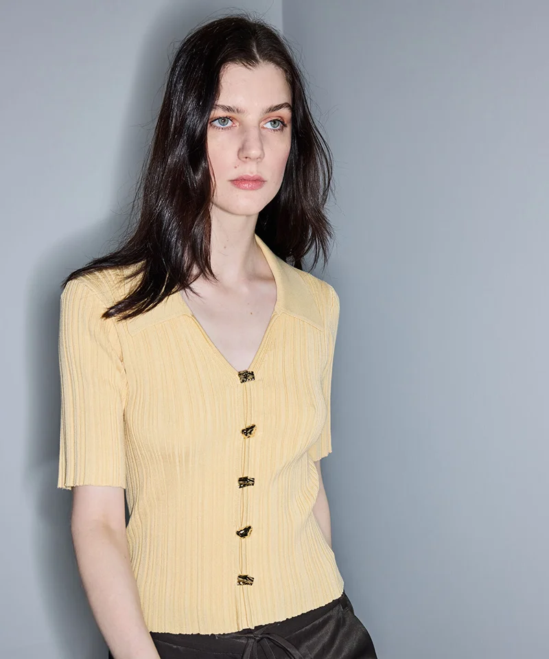 ابيكول Knit Top with Gold Buttons