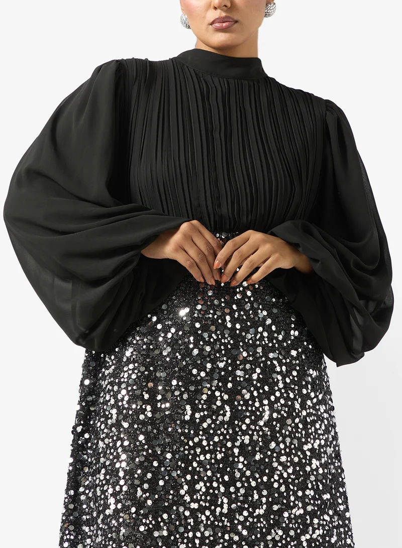 خزانة فستان مقاس كبير لامع