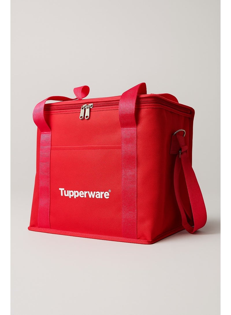 توبروير شنطة تبريد حرارية كبيرة من Tupperware باللون الأحمر لحفظ الأكل والمشروبات لفترات أطول، عملية ومناسبة للرحلات والشغل. - Image 4