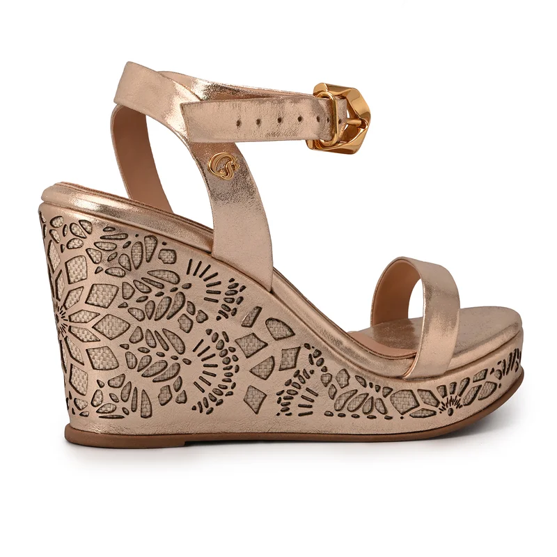 كارمن ستيفنز أنابيلا ذهبية بفتحات ليزر