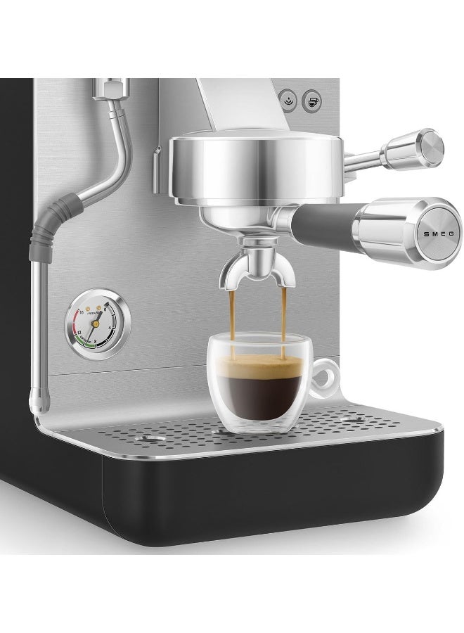 smeg Mini Pro Espresso Machine Emc02Blmuk – Luxury Italian Design, 15-Bar Professional Pressure, Barista-Grade Espresso Maker, Compact & Elegant, 2.4 L EMC02BLMUK BLACK MATT - Image 3