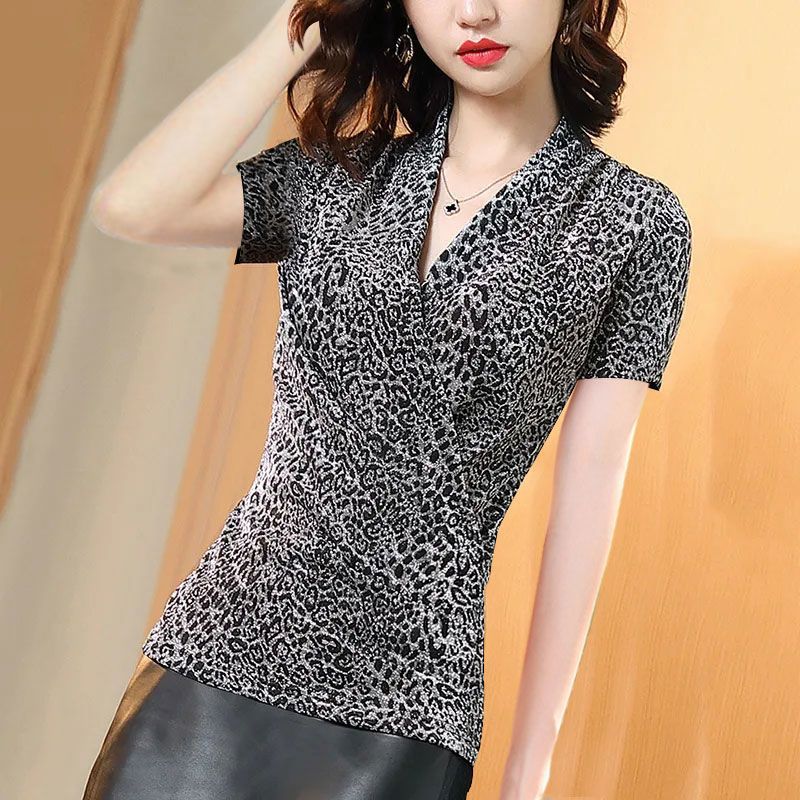 Stylike V-Neck Short-Sleeved Women'S T-Shirt 2024 Middle-Aged And Elderly Mother Slim-Fit Thin Base Shirt Top - Image 5