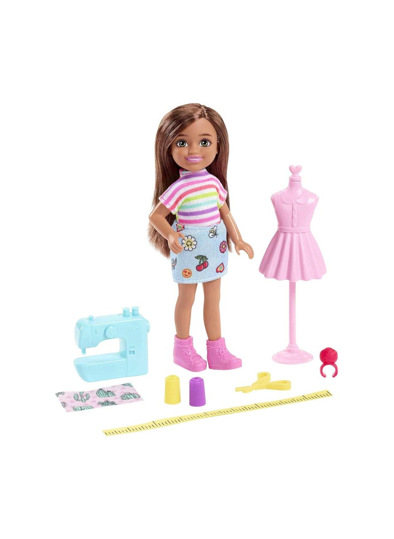 Mattel BARBIE - Barbie Chelsea Can Be Playset with Brunette Chelsea Fashion Designer Doll (6 Inches), Mannequin, Sewing Machine - Image 1